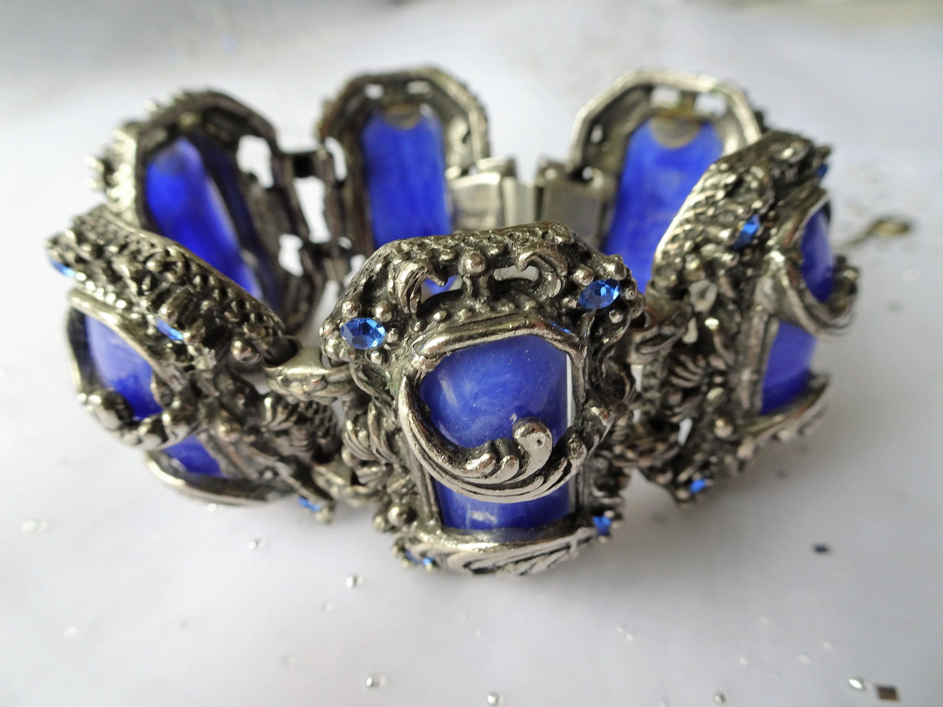 GORGEOUS Art Deco Bracelet,Art Glass Silver Metal Bracelet,Ornate Bracelet,Wide Cuff Bracelet,Blue Slag Glass,Collectible Vintage Jewelry