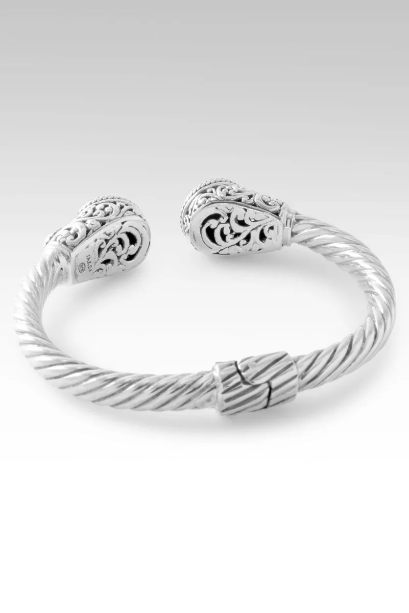Inner Grace Tip-to-Tip Bracelet™ in Eagle Eye