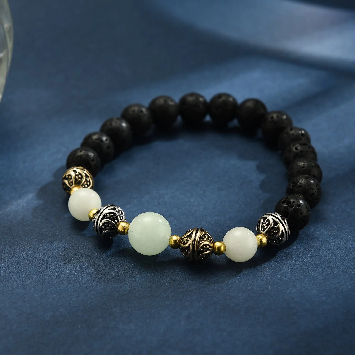 Luminous beaded bracelet