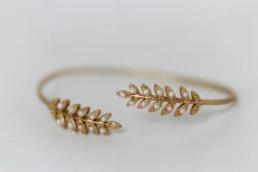 Stems and pearls bracelet