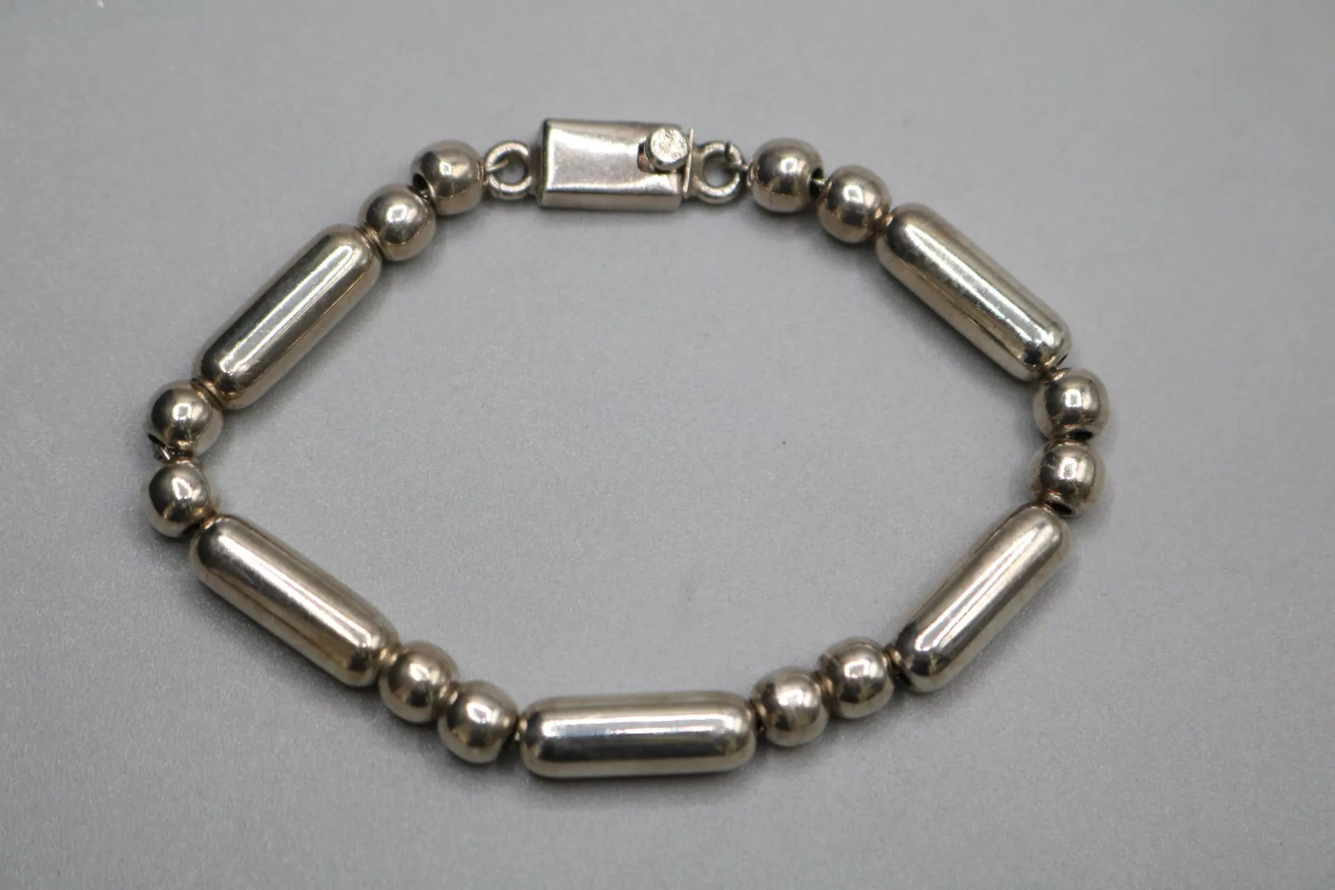 Sterling Silver Fancy Mexican Bead Bracelet (7.5 Inches)