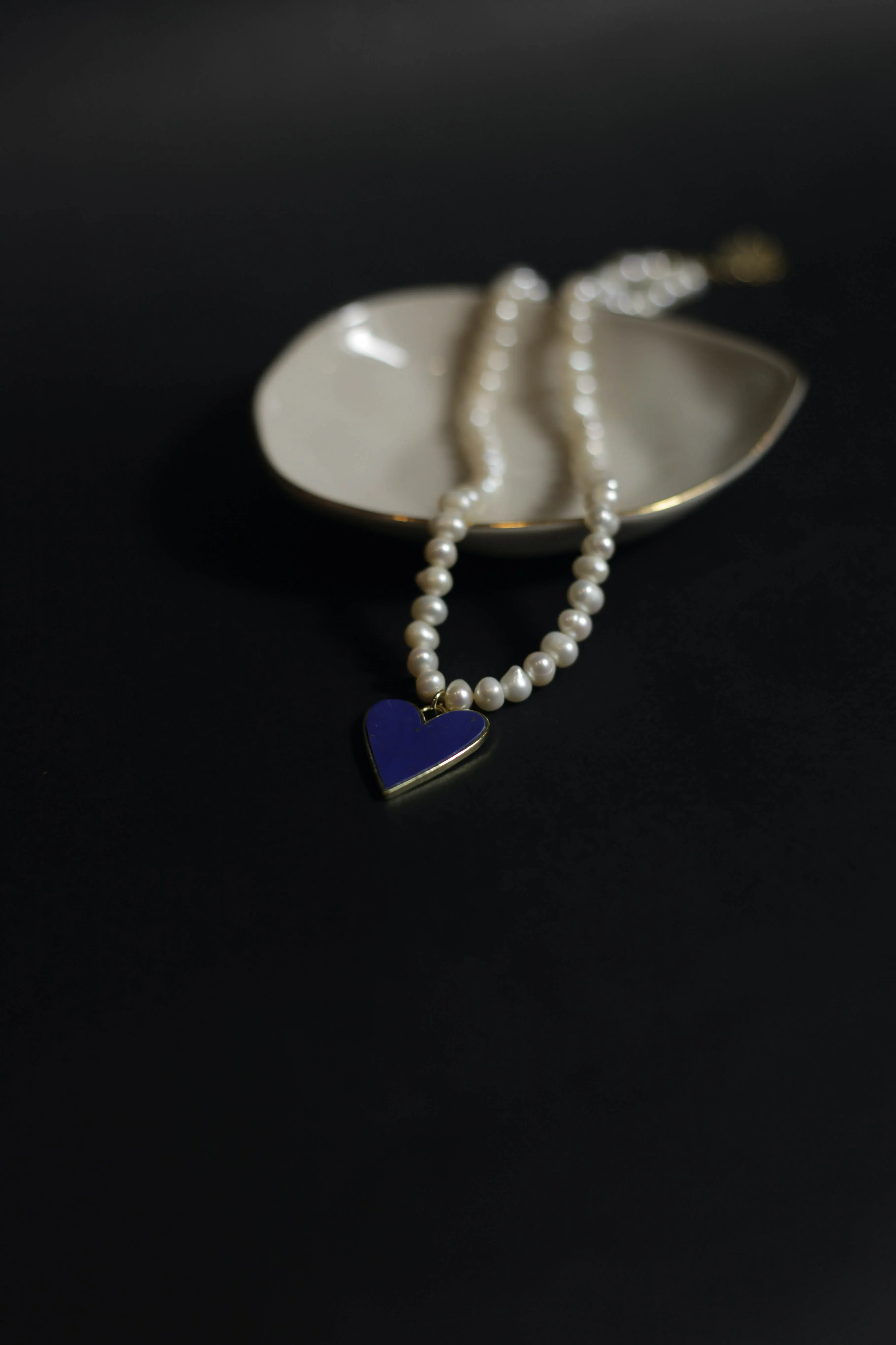 Yves lapis lazuli heart charm pearl necklace